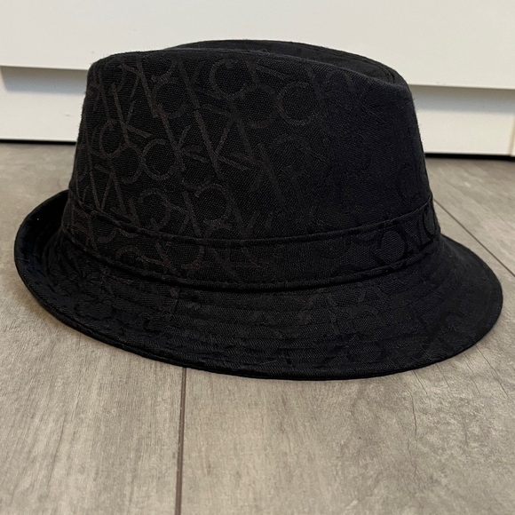 Calvin Klein NWOT Black Monogram Fedora Hat, 24" - Picture 4 of 8